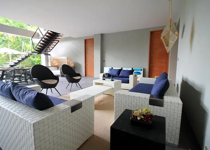 B&B Brand House *